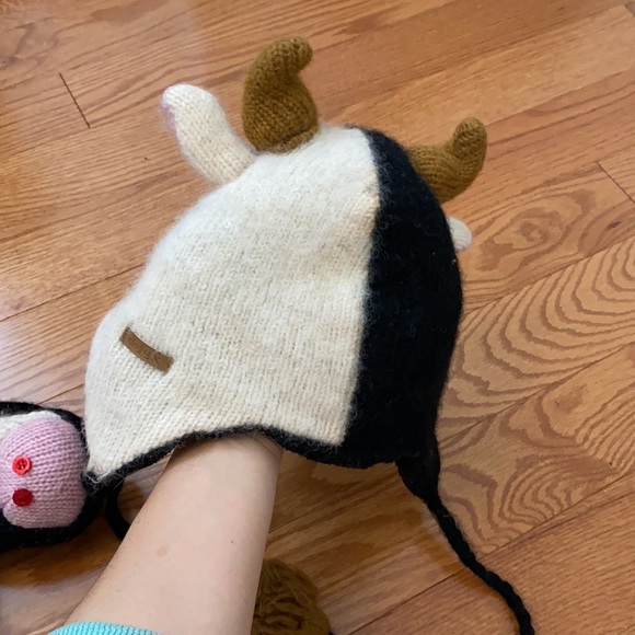 100% wool - toque and mitt cow set novelty - Picture 4 of 6